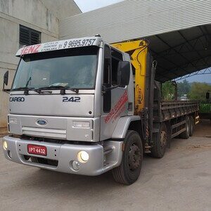 caminhão de carga pesada para transporte, movimentação e elevação de carga